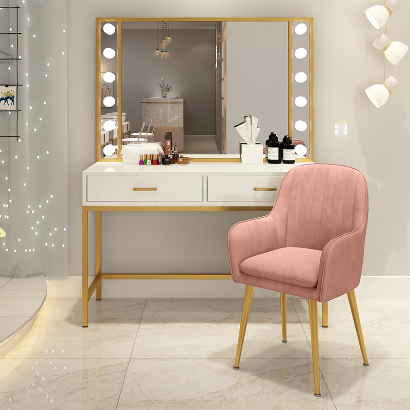 Makeup table Photo studio Make - Beauty And Makeup Studio 评论和价格