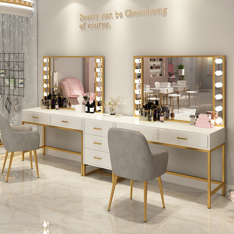 Makeup table Photo studio Make - Beauty And Makeup Studio 评论和价格