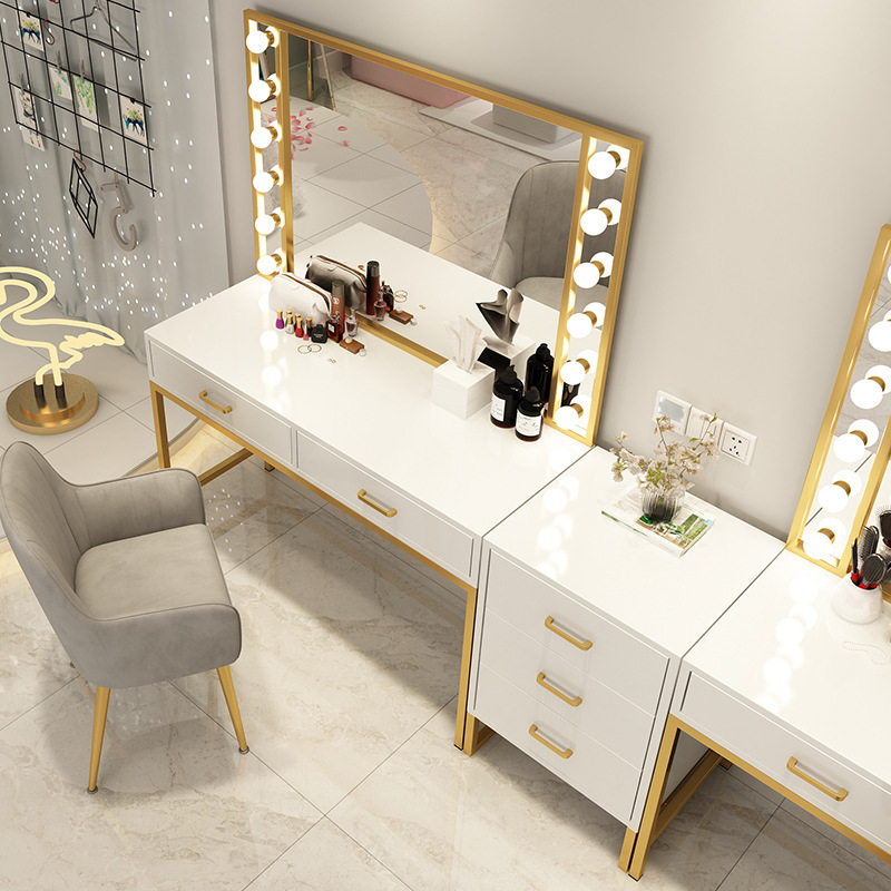 Makeup table Photo studio Make - Beauty And Makeup Studio 评论和价格