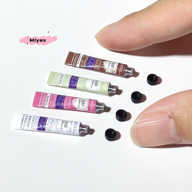 2Pcs Miniature Dollhouse Hand  - Makeup Beauty House 评论和价格
